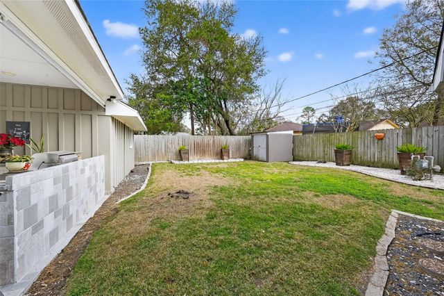 5743 Warm Springs Road, Houston, TX 77035