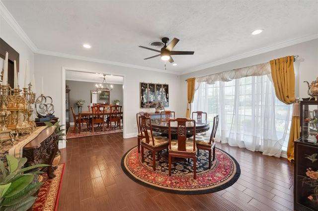 5743 Warm Springs Road, Houston, TX 77035