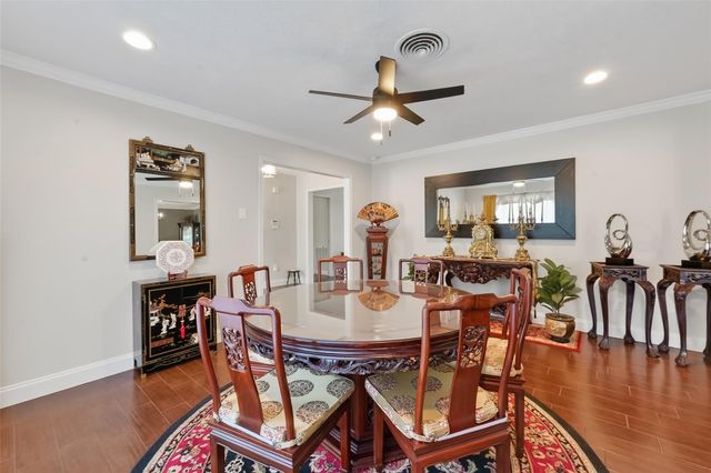 5743 Warm Springs Road, Houston, TX 77035