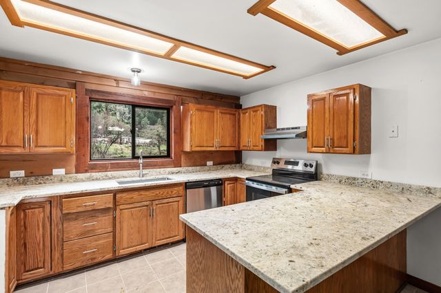 1514 Burbridge Drive, Rogue River, OR 97537