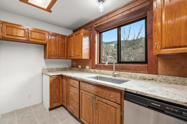 1514 Burbridge Drive, Rogue River, OR 97537