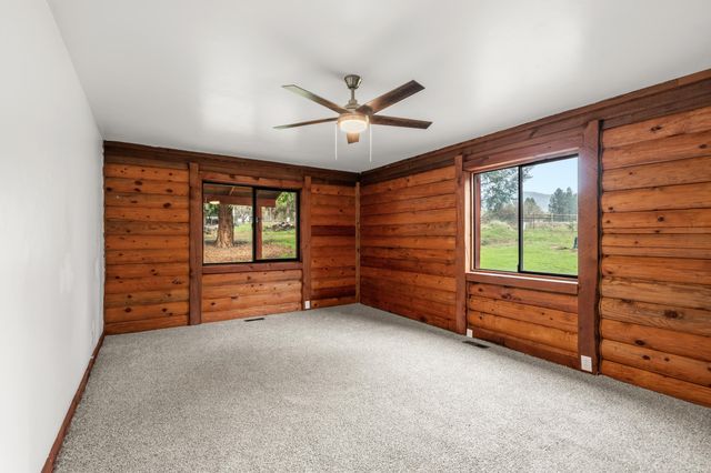 1514 Burbridge Drive, Rogue River, OR 97537