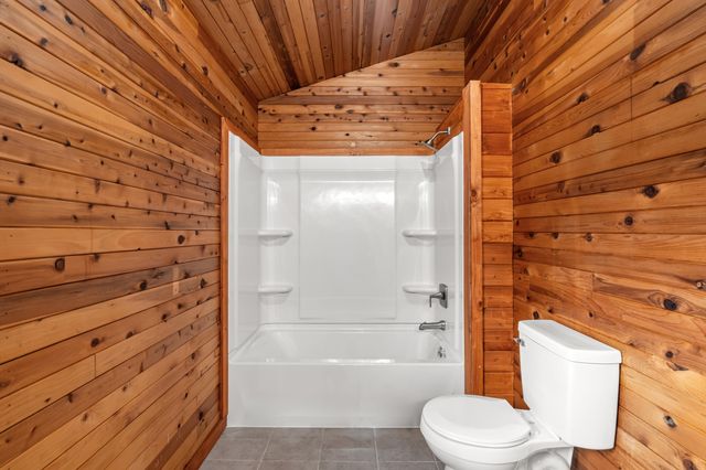 1514 Burbridge Drive, Rogue River, OR 97537