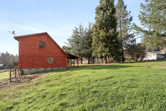 1514 Burbridge Drive, Rogue River, OR 97537