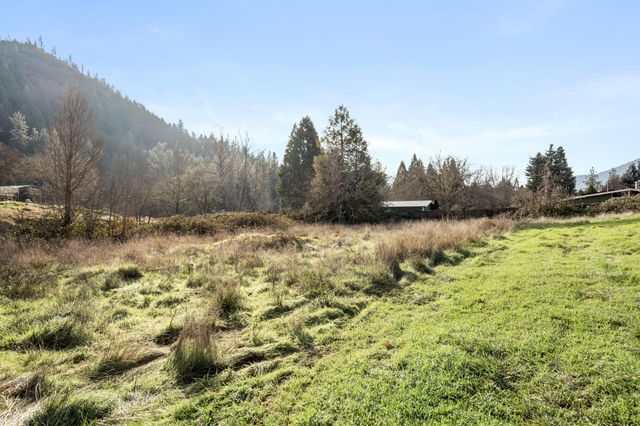 1514 Burbridge Drive, Rogue River, OR 97537