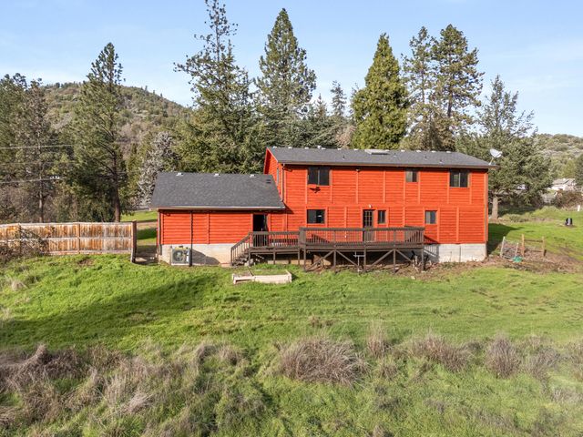 1514 Burbridge Drive, Rogue River, OR 97537