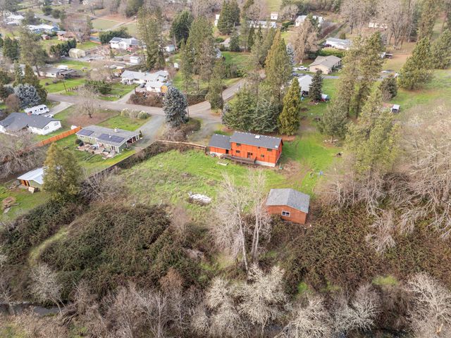 1514 Burbridge Drive, Rogue River, OR 97537