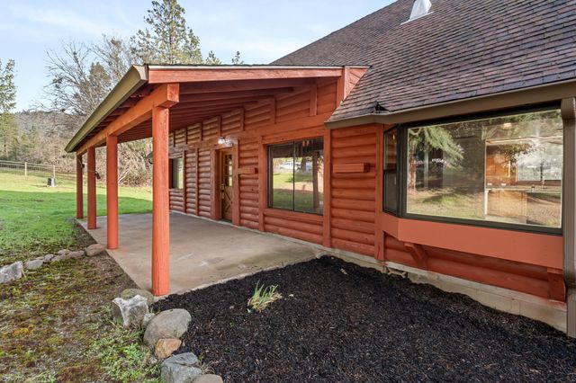 1514 Burbridge Drive, Rogue River, OR 97537