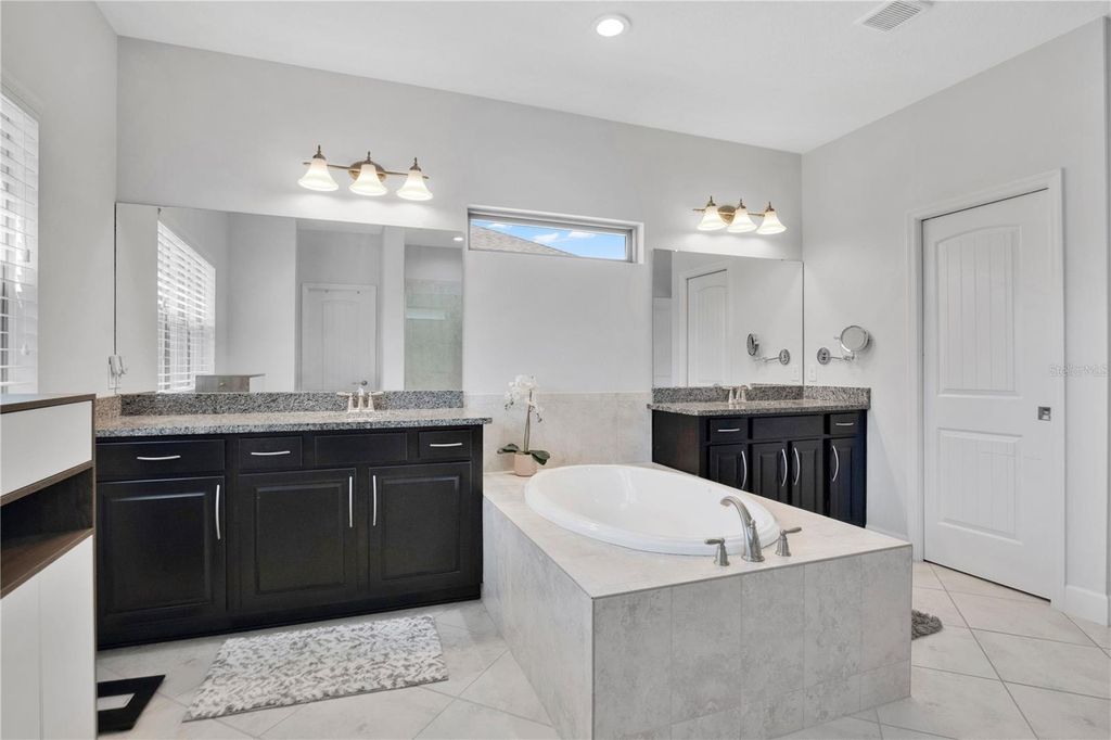 Image 26 of property listing at 9443 ROYAL ESTATES BOULEVARD, Orlando, FL 32836