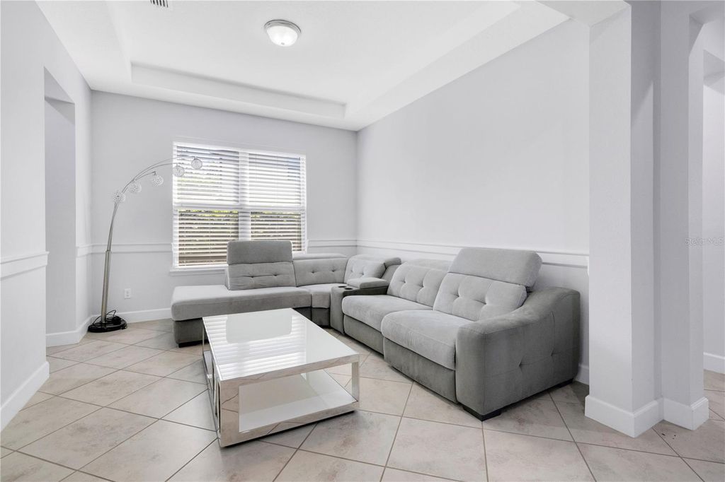 Image 6 of property listing at 9443 ROYAL ESTATES BOULEVARD, Orlando, FL 32836