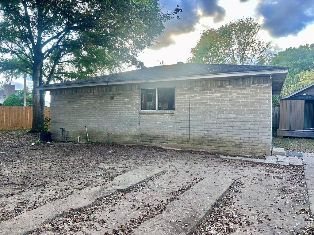 7403 W Fuqua Drive, Houston, TX 77489