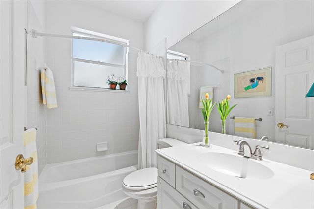 787 Hampton Woods Lane SW, Vero Beach, FL 32962