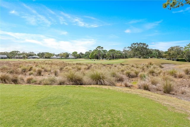 787 Hampton Woods Lane SW, Vero Beach, FL 32962