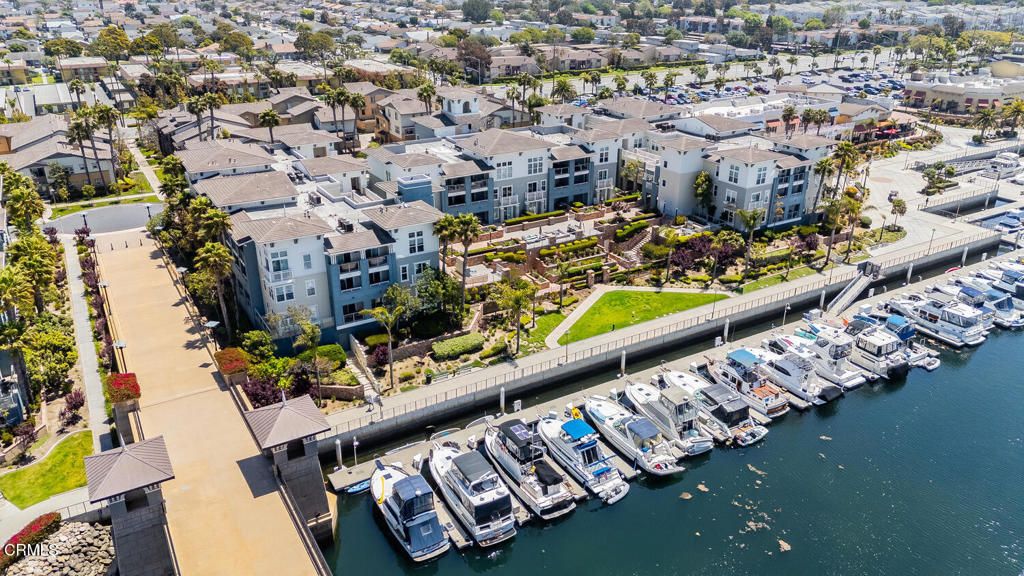 Image 3 of property listing at 1541 Windshore Way, Oxnard, CA 93035