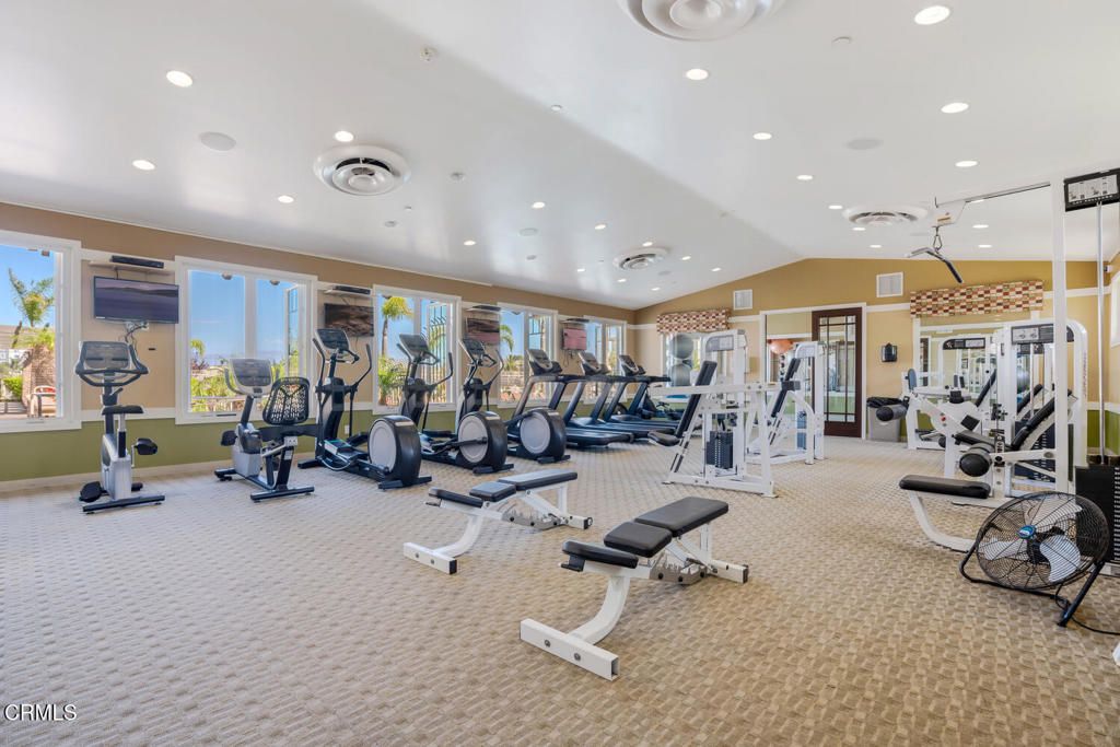 Image 40 of property listing at 1541 Windshore Way, Oxnard, CA 93035