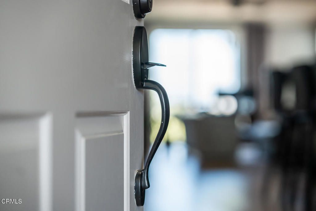 Image 5 of property listing at 1541 Windshore Way, Oxnard, CA 93035