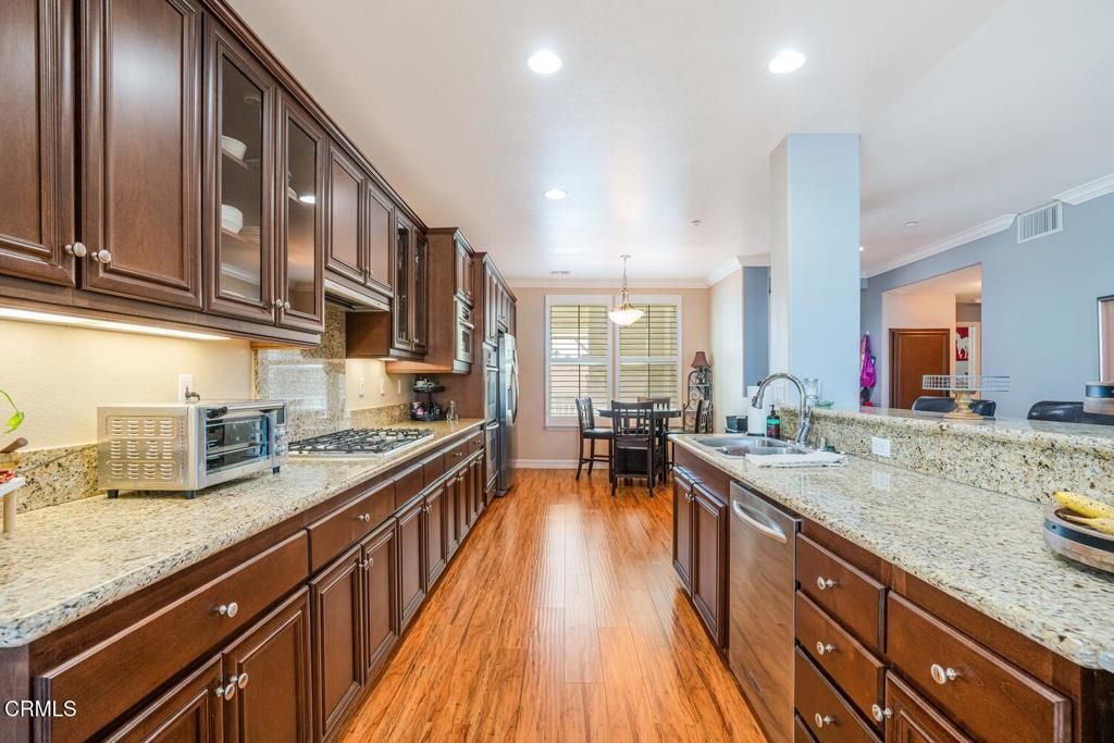 Image 9 of property listing at 1541 Windshore Way, Oxnard, CA 93035