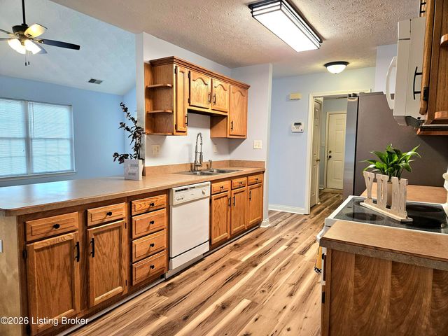 2217 Upper Hunters Trace, Louisville, KY 40216