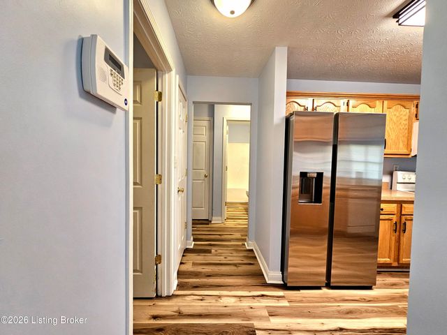 2217 Upper Hunters Trace, Louisville, KY 40216