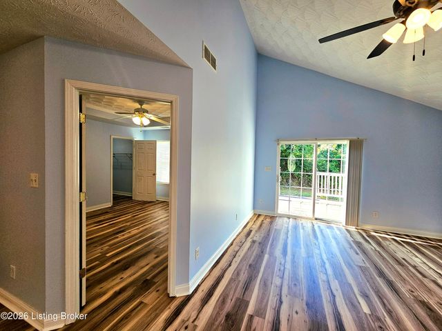 2217 Upper Hunters Trace, Louisville, KY 40216