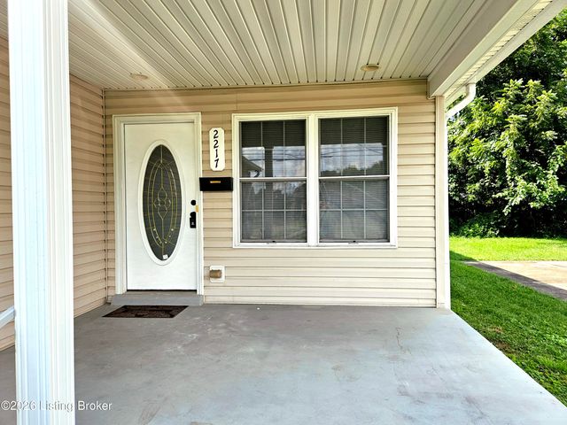 2217 Upper Hunters Trace, Louisville, KY 40216