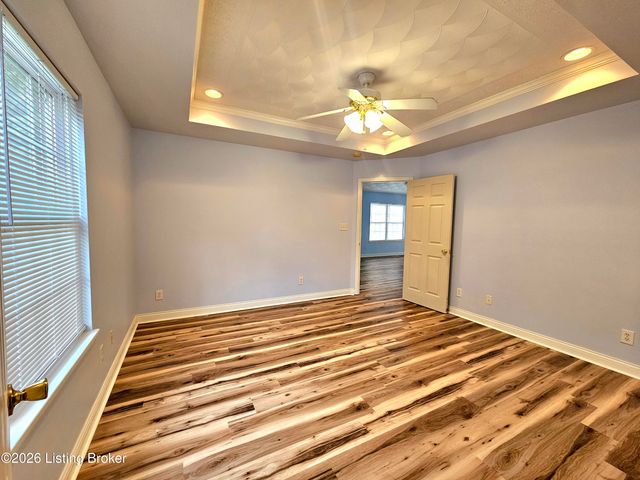 2217 Upper Hunters Trace, Louisville, KY 40216
