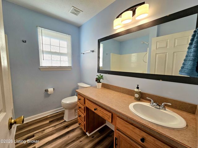 2217 Upper Hunters Trace, Louisville, KY 40216
