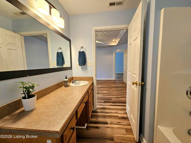 2217 Upper Hunters Trace, Louisville, KY 40216