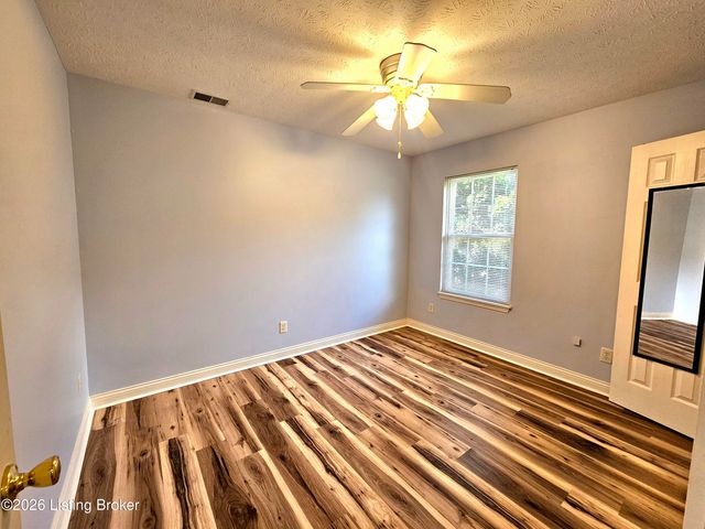 2217 Upper Hunters Trace, Louisville, KY 40216