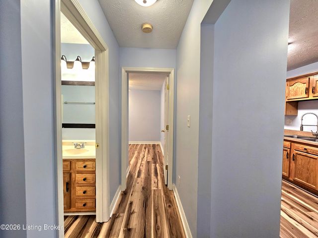 2217 Upper Hunters Trace, Louisville, KY 40216