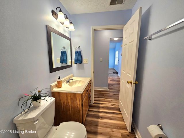 2217 Upper Hunters Trace, Louisville, KY 40216
