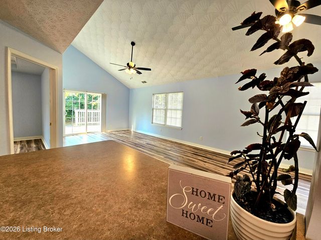 2217 Upper Hunters Trace, Louisville, KY 40216