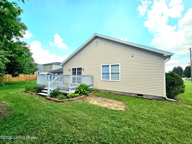 2217 Upper Hunters Trace, Louisville, KY 40216