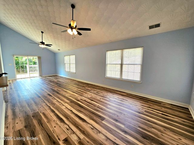 2217 Upper Hunters Trace, Louisville, KY 40216