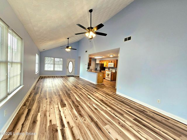 2217 Upper Hunters Trace, Louisville, KY 40216