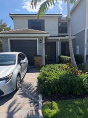 200 SE 5th Ct 200, Deerfield Beach, FL 33441