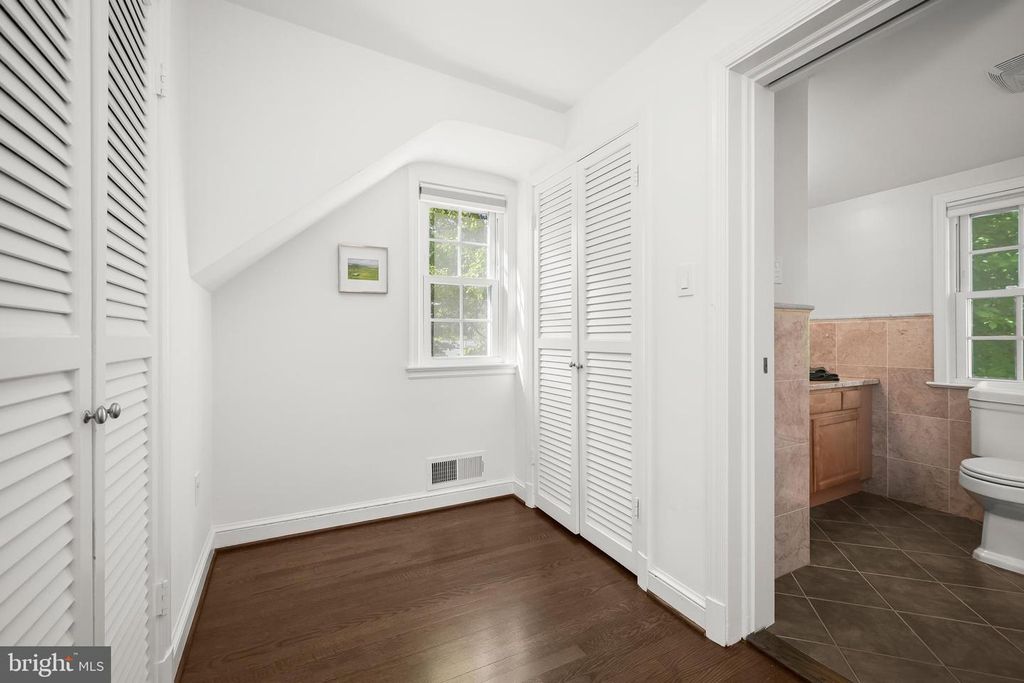 Image 20 of property listing at 4700 FORT SUMNER DR, Bethesda, MD 20816