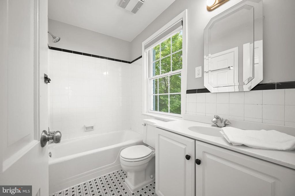 Image 26 of property listing at 4700 FORT SUMNER DR, Bethesda, MD 20816