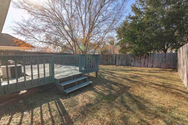 5684 Ducros Dr, Baton Rouge, LA 70820