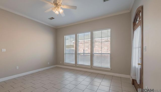 5684 Ducros Dr, Baton Rouge, LA 70820