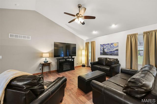 815 Whisper Creek Court, Wentzville, MO 63385