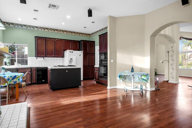 187 John Henry Cir, Folsom, CA 95630