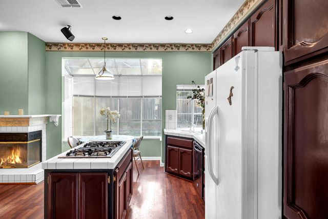 187 John Henry Cir, Folsom, CA 95630