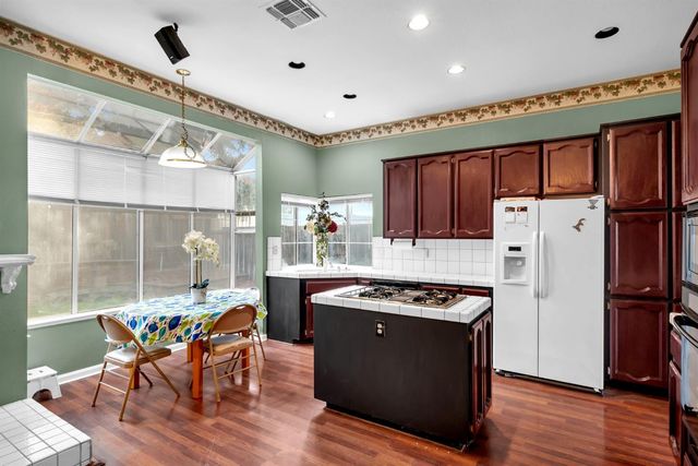 187 John Henry Cir, Folsom, CA 95630