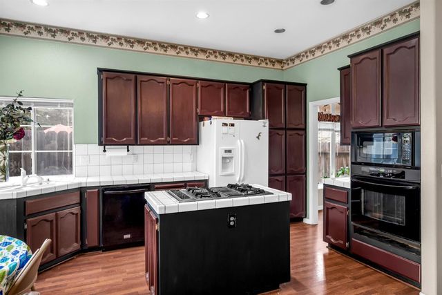 187 John Henry Cir, Folsom, CA 95630