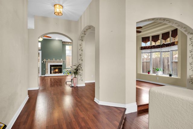 187 John Henry Cir, Folsom, CA 95630