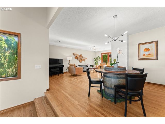 2030 Se 100TH Ave, Portland, OR 97216