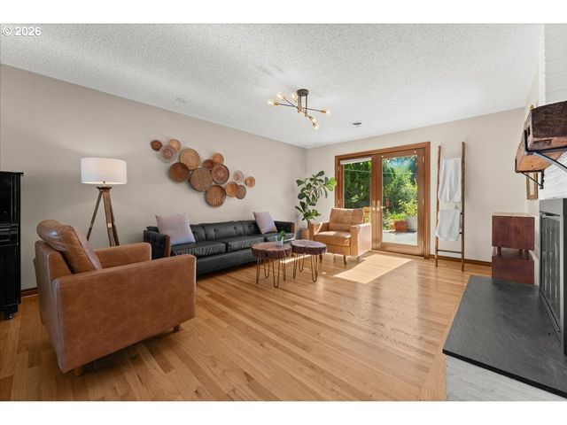 2030 Se 100TH Ave, Portland, OR 97216
