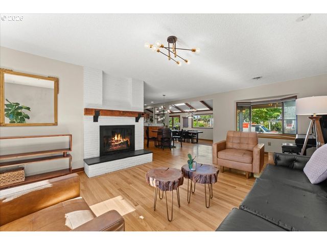 2030 Se 100TH Ave, Portland, OR 97216