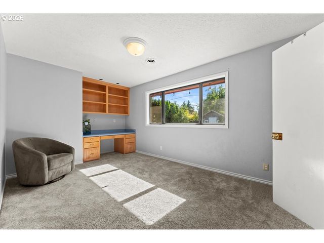 2030 Se 100TH Ave, Portland, OR 97216